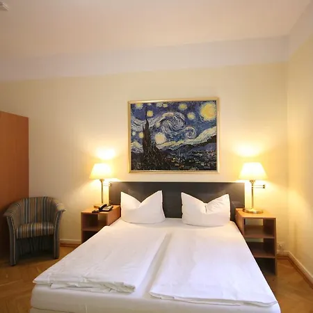 Altstadt Hotel 3*