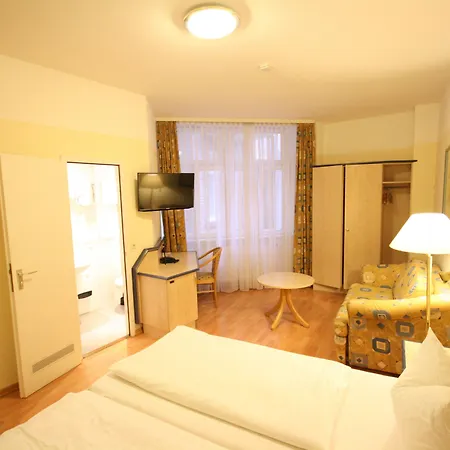 Altstadt Hotel 3*