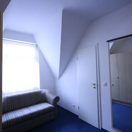 アルトシュタット 3*