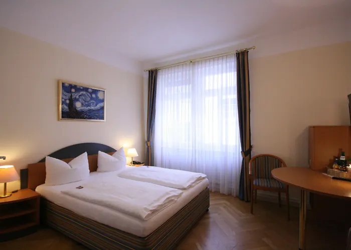 Hotel Altstadt 3*